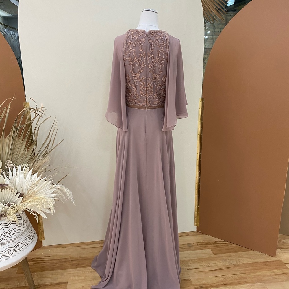 Juliet Dress || Mauve - Picture 6 of 7